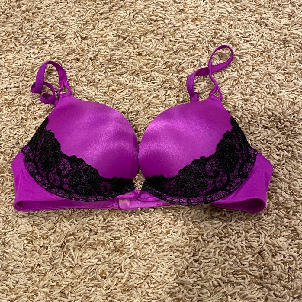 Victorias Secret Bra 32B